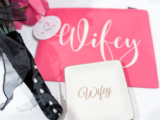 Dazzle Dish - Wifey