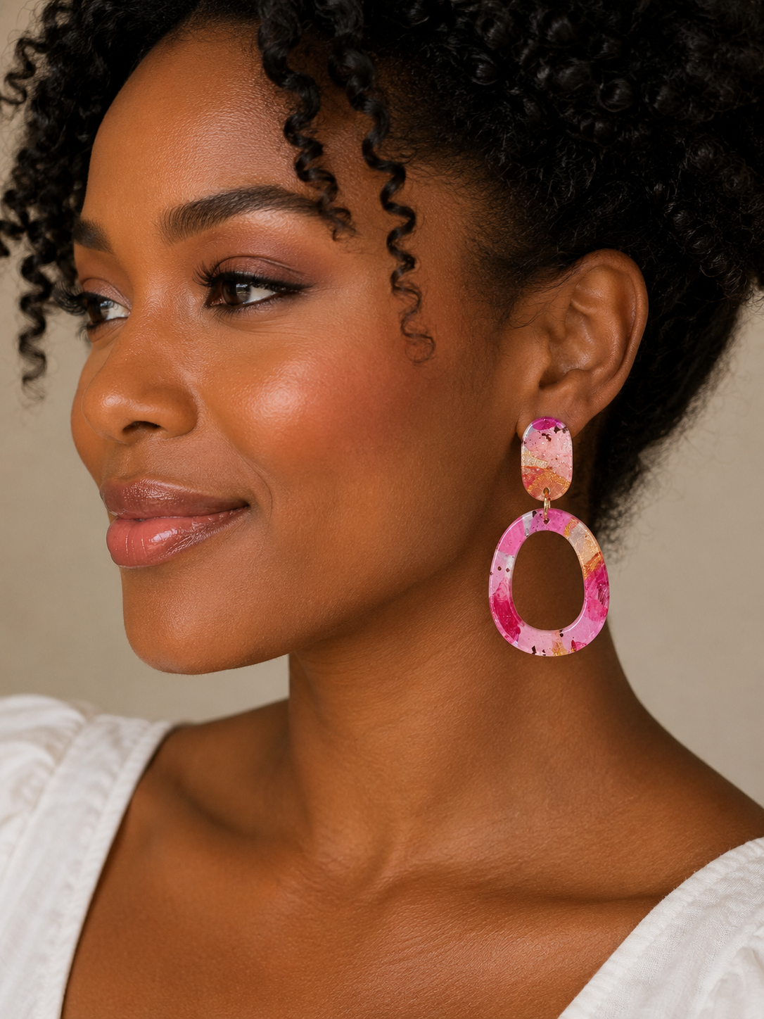 Handmade earrings with painted design 